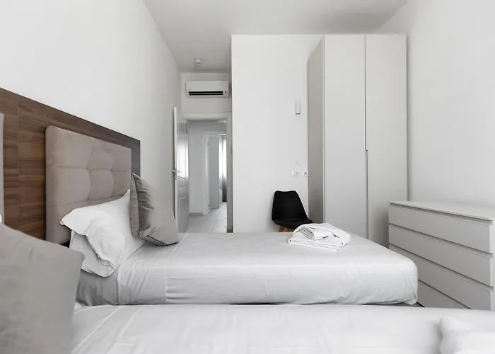 Le Dodici Porte - Zamboni 3 By District شقة