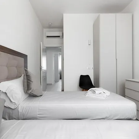 Le Dodici Porte - Zamboni 3 By District Apartment